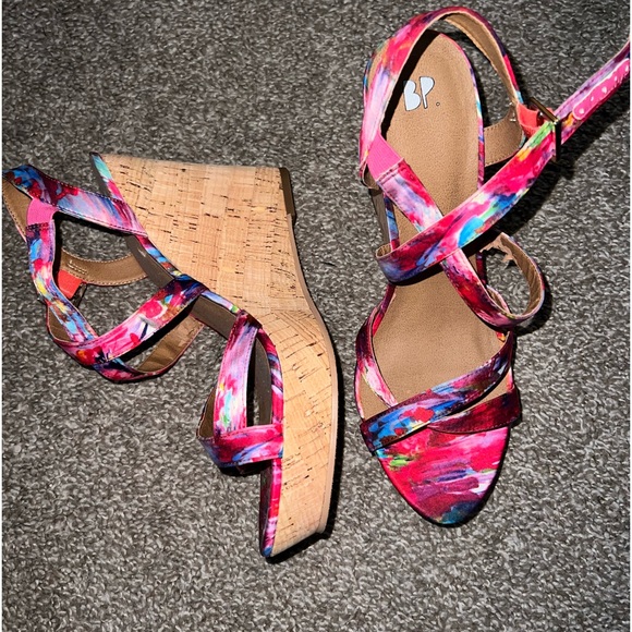 Colorful Wedges - Picture 3 of 8